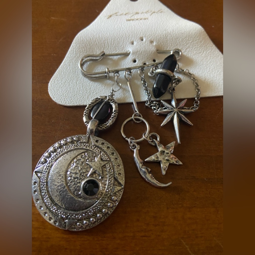Free People Carry On Dangle Pin - Picture 4 of 6